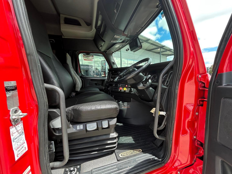 2021 Freightliner Cascadia 126 36 XT bunk 