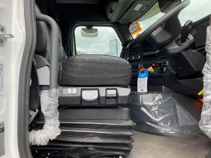2023 Freightliner Cascadia 126 