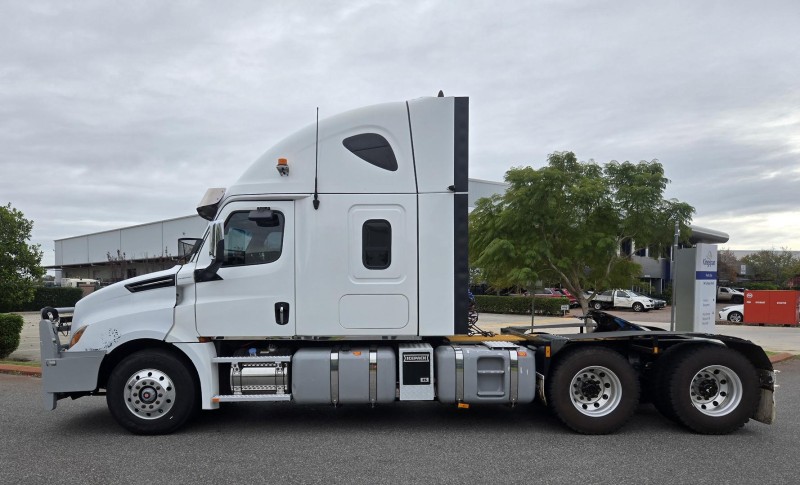 2021 Freightliner Cascadia 126 PRIME MOVER 