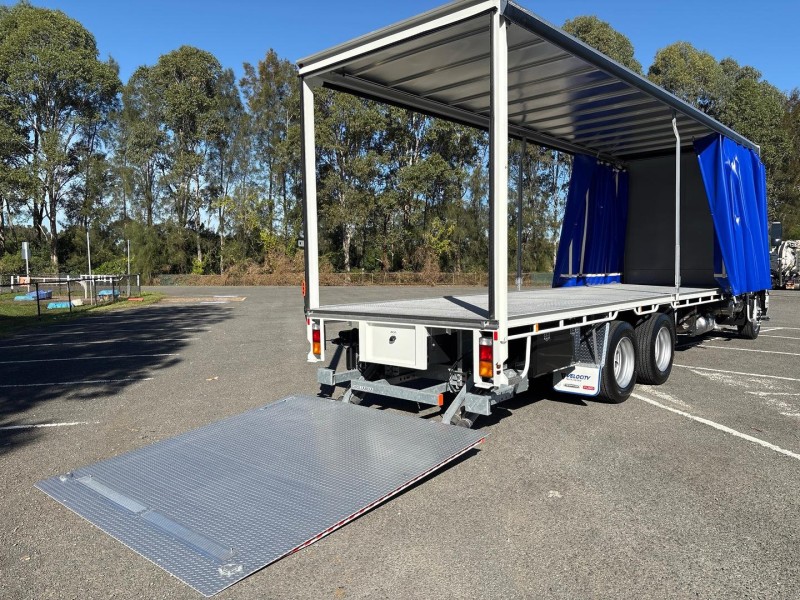 2025 Fuso Fighter 2427 TAUTLINER 