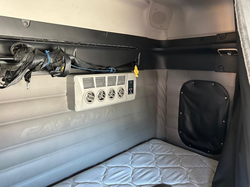 2022 Freightliner Cascadia 126 126 48 Bunk 