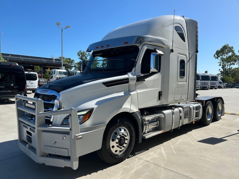 2021 Freightliner Cascadia 126 126 