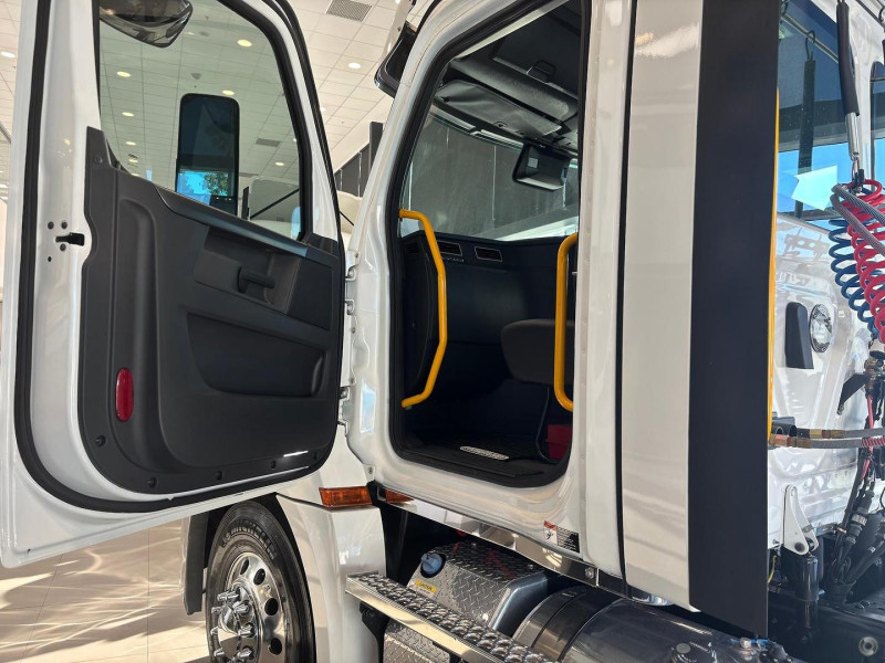 2024 Freightliner Cascadia 126 Prime Mover 