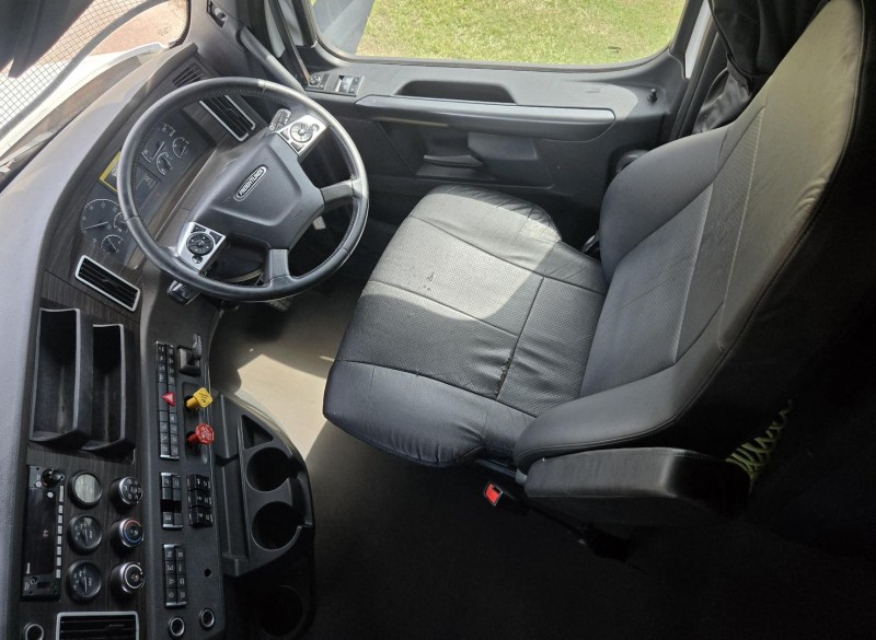 2021 Freightliner Cascadia 126 