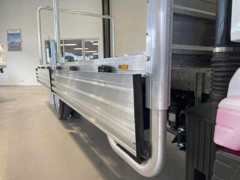 2025 Fuso CANTER 515 