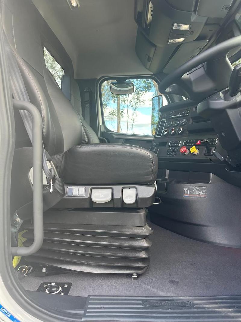 2024 Freightliner Cascadia 126 Tipper 