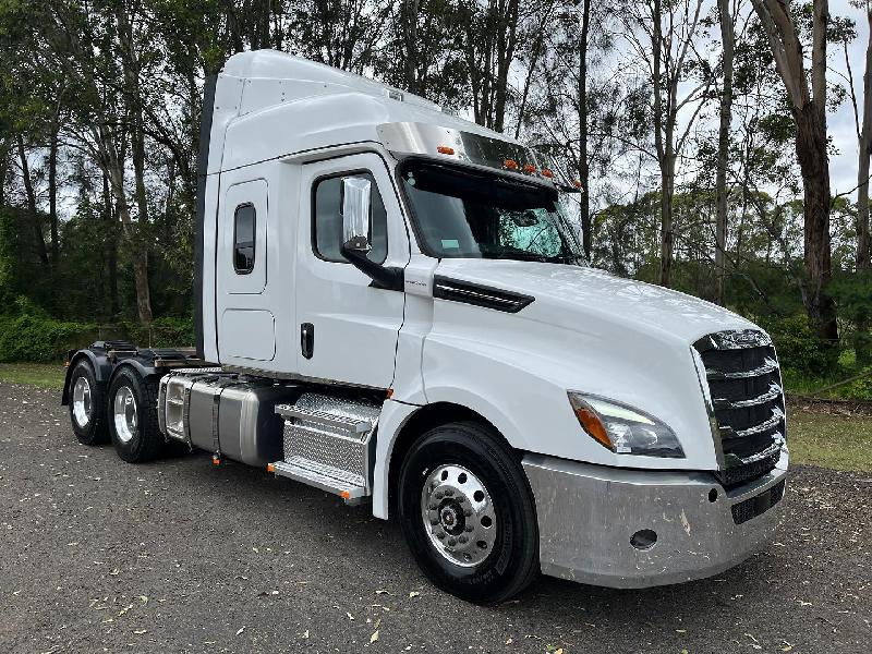 2025 Freightliner Cascadia 126