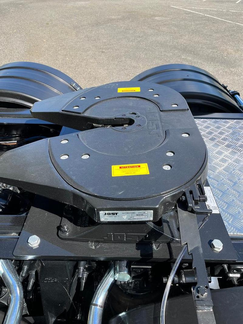 2023 Freightliner Cascadia 126 Ex Demo 