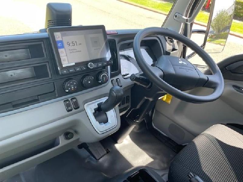 2025 Fuso CANTER 615 