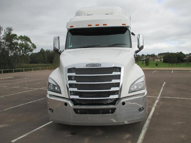 2024 Freightliner Cascadia 126 