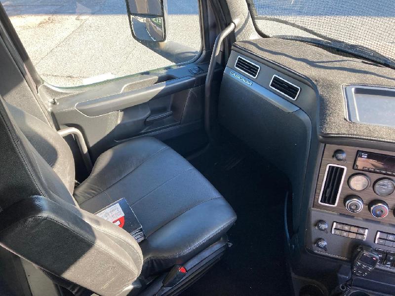 2019 Freightliner Cascadia 126 Cascadia 126 