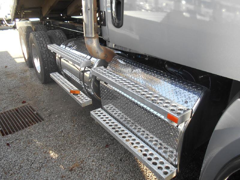 2023 Freightliner Cascadia 126 Tipper 