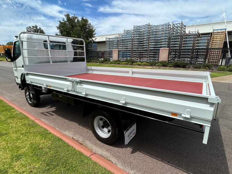 2025 Fuso Canter 4x4 Traytop 