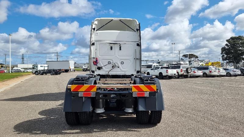 2024 Freightliner Cascadia 116 