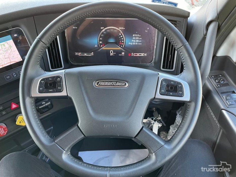 2025 Freightliner Cascadia 126 