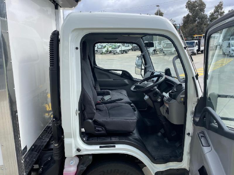 2025 Fuso CANTER 515 Narrow Cab 3 Pallet Fridge 