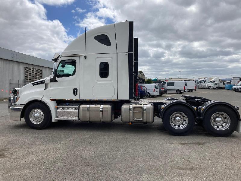 2023 Freightliner Cascadia 126 