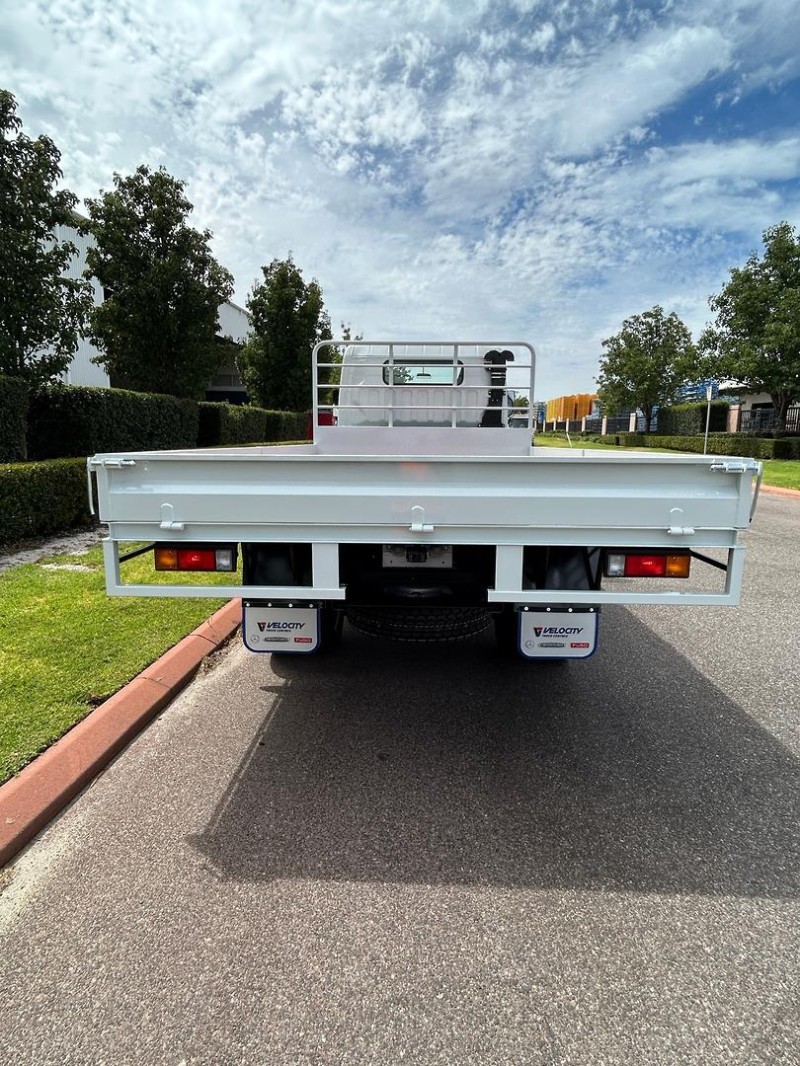 2025 Fuso Canter 4x4 Traytop 