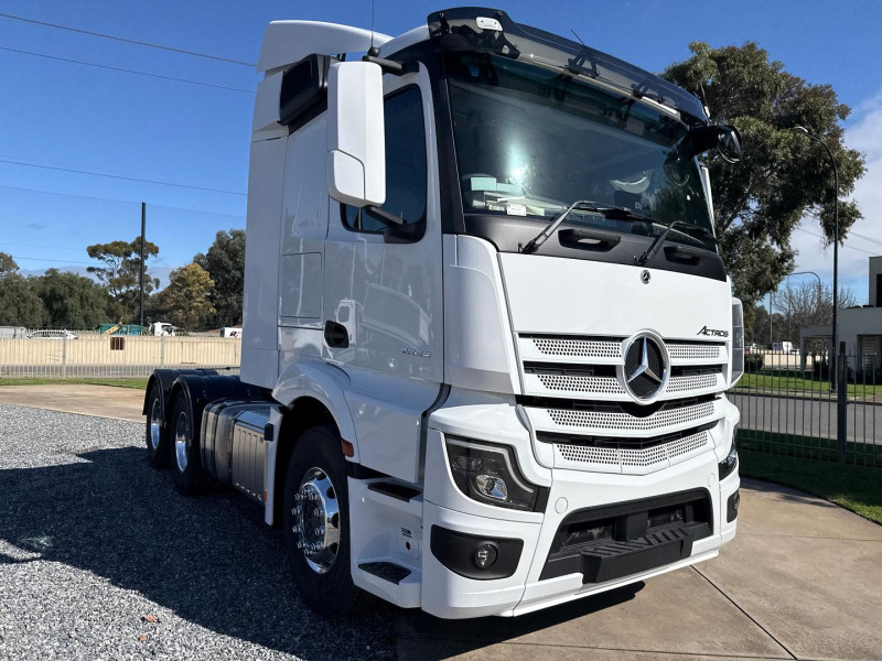 Velocity Truck Centers Australia