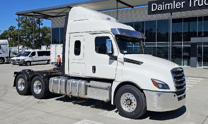 2024 Freightliner Cascadia 126 