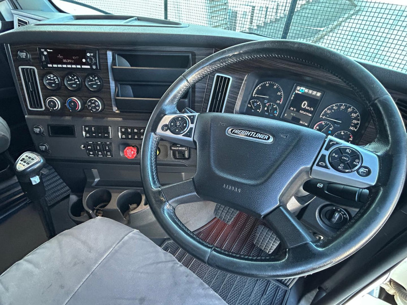 2022 Freightliner Cascadia 126 Available now 