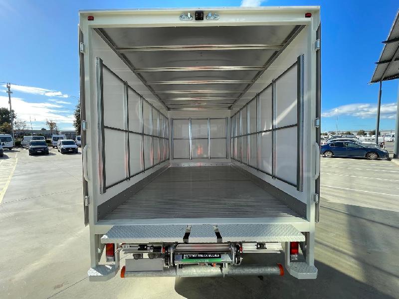 2025 Fuso CANTER 515 