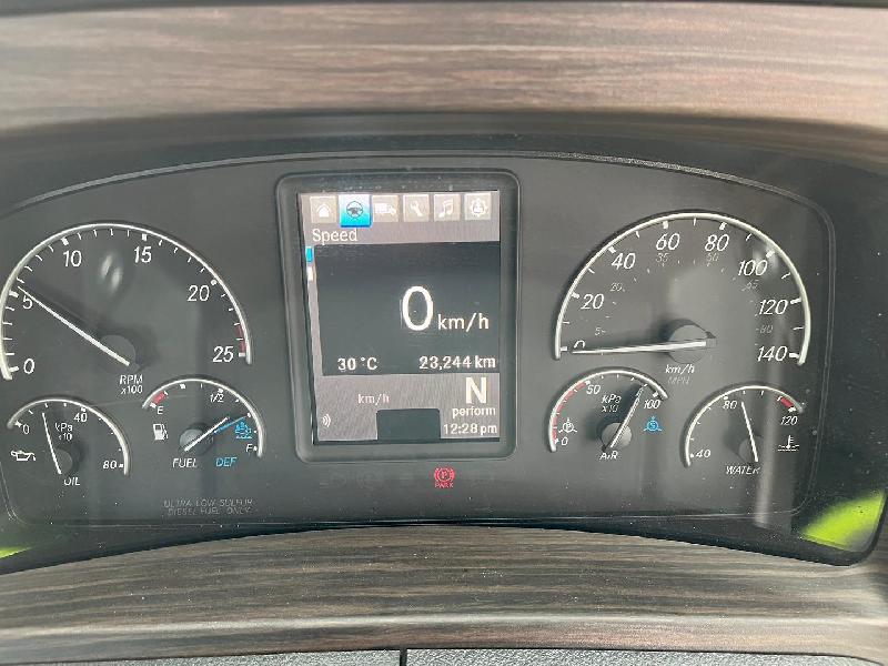 2023 Freightliner Cascadia 126 