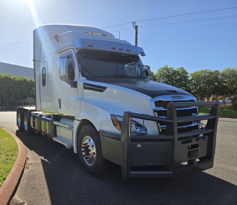 2021 Freightliner Cascadia AS HIGHROOF 6X4 PRIME MOVER 