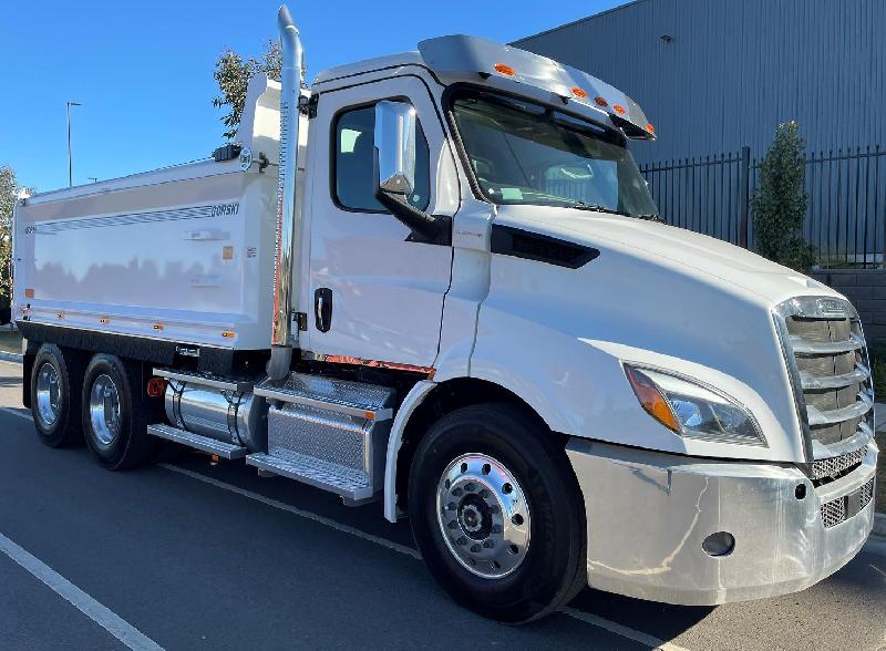 2024 Freightliner Cascadia 116 Tipper
