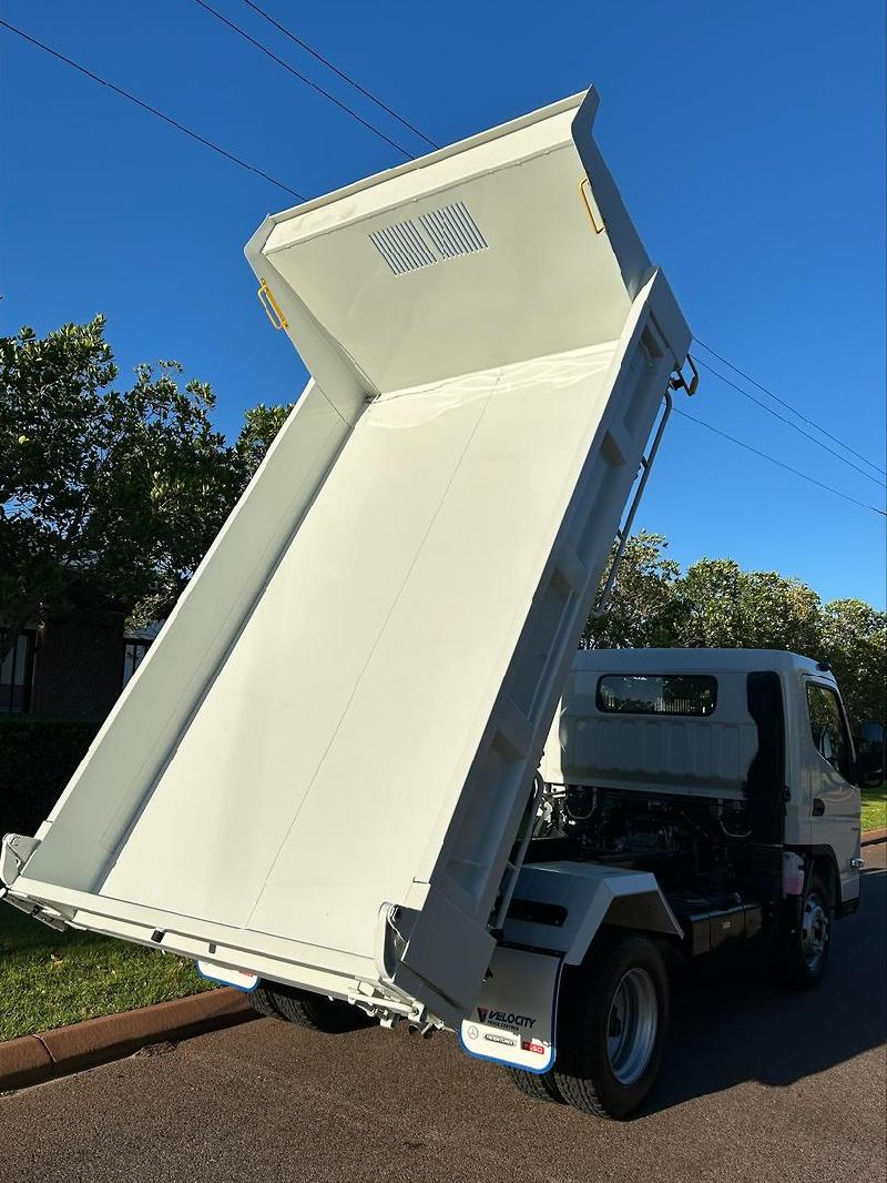 2025 Fuso Canter 815 