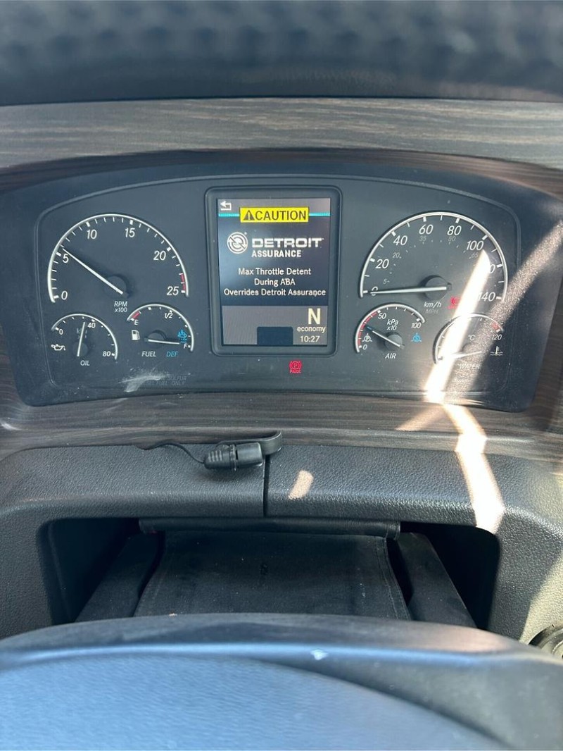 2022 Freightliner Cascadia 116 Day Cab 