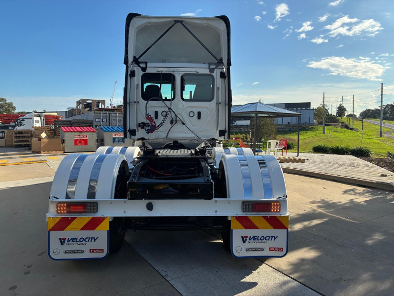 2025 Freightliner Cascadia 116 Prime Mover 