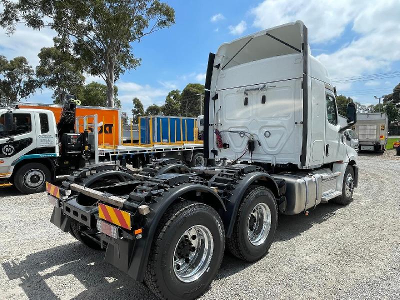 2024 Freightliner Cascadia 126 