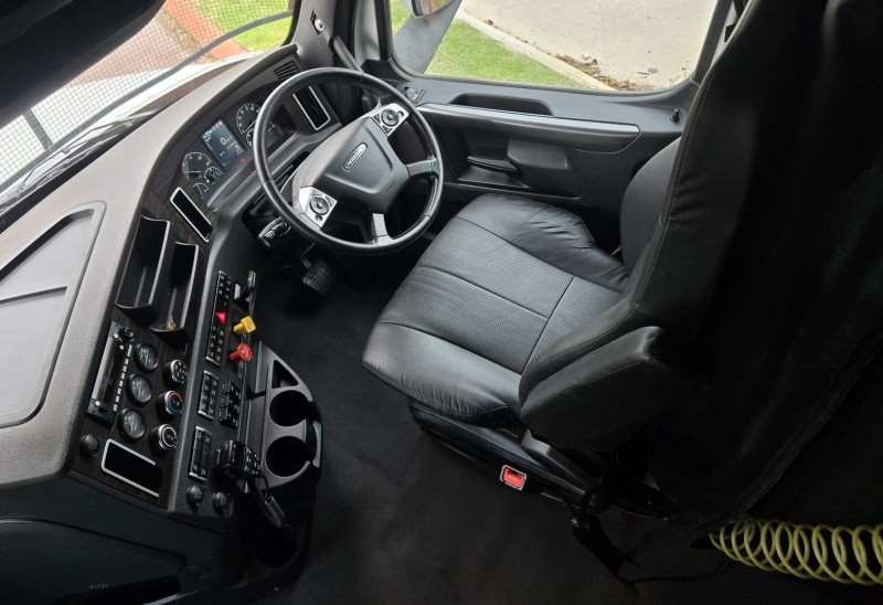 2021 Freightliner Cascadia 126 PRIME MOVER 