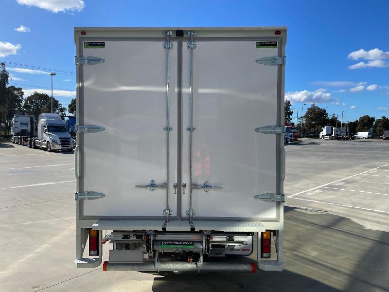 2025 Fuso CANTER 515 