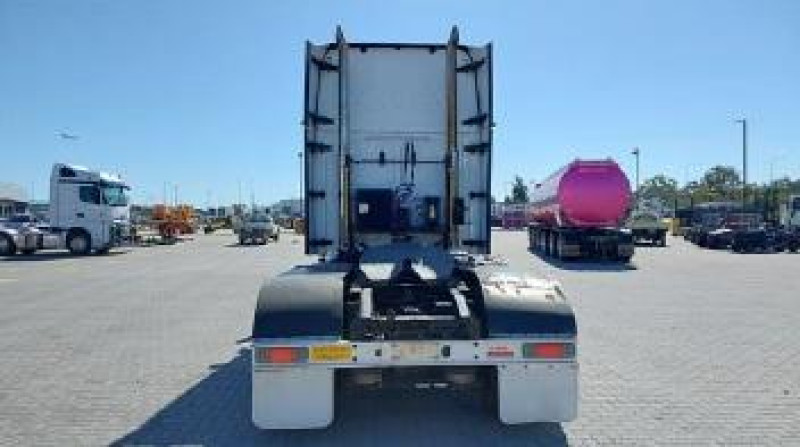 2021 Freightliner Cascadia 