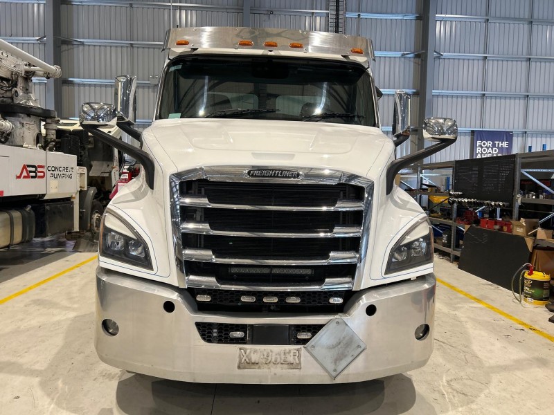 2022 Freightliner Cascadia 116 Day Cab 