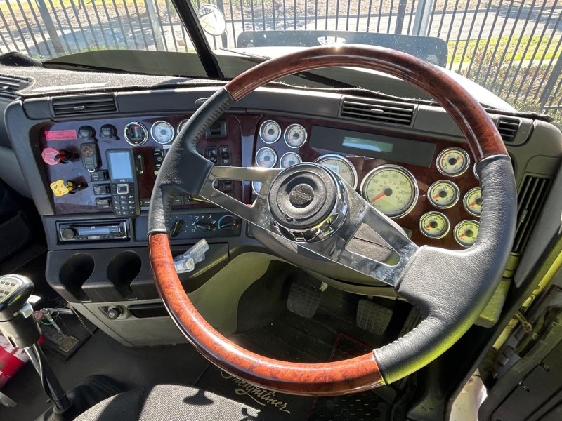 2019 Freightliner Coronado 114 