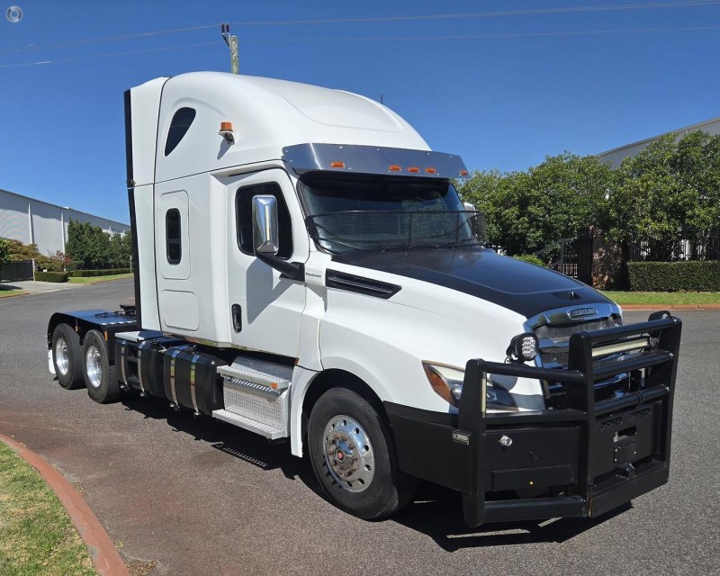 2021 Freightliner Cascadia 126 