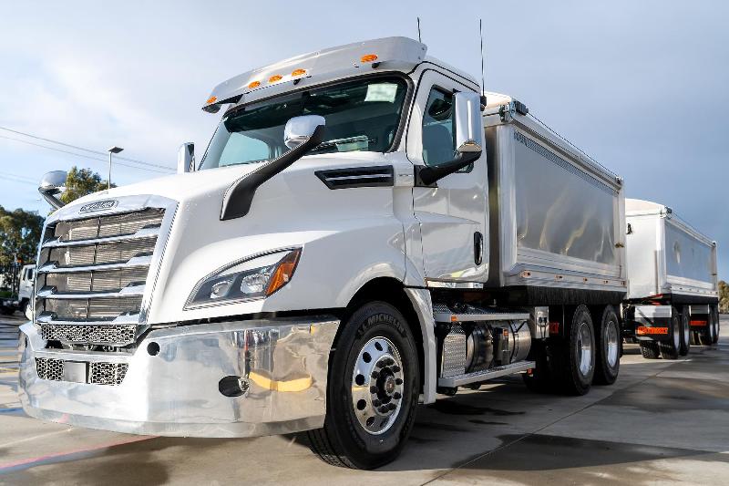 2024 Freightliner Cascadia 