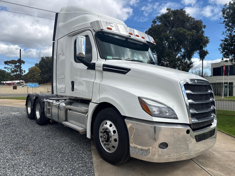 2025 Freightliner Cascadia
