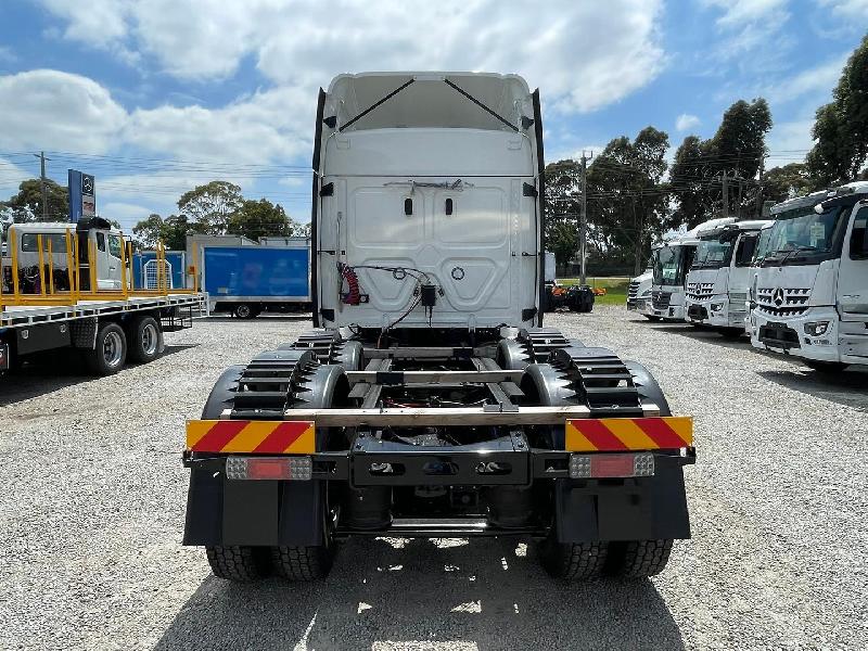 2024 Freightliner Cascadia 126 