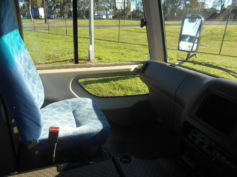 2018 Mitsubishi Fuso ROSA DELUXE 25 SEATER AUTOMATIC BUS 
