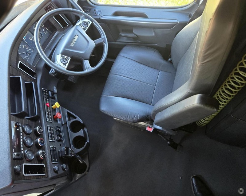 2021 Freightliner Cascadia 126 AS HIGHROOF 6X4 PRIME MOVER 