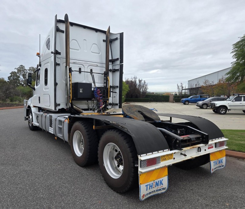 2021 Freightliner Cascadia 126 PRIME MOVER 