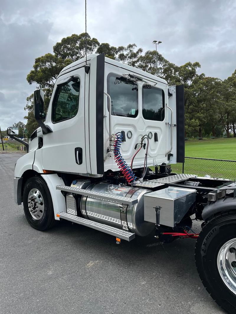 2023 Freightliner Cascadia 116 