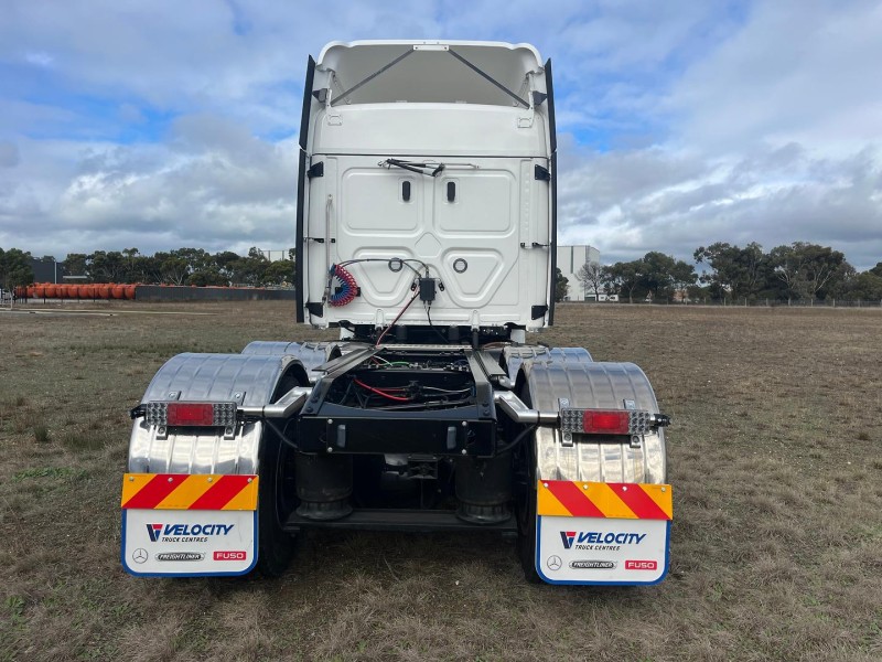 Velocity Truck Centers Australia