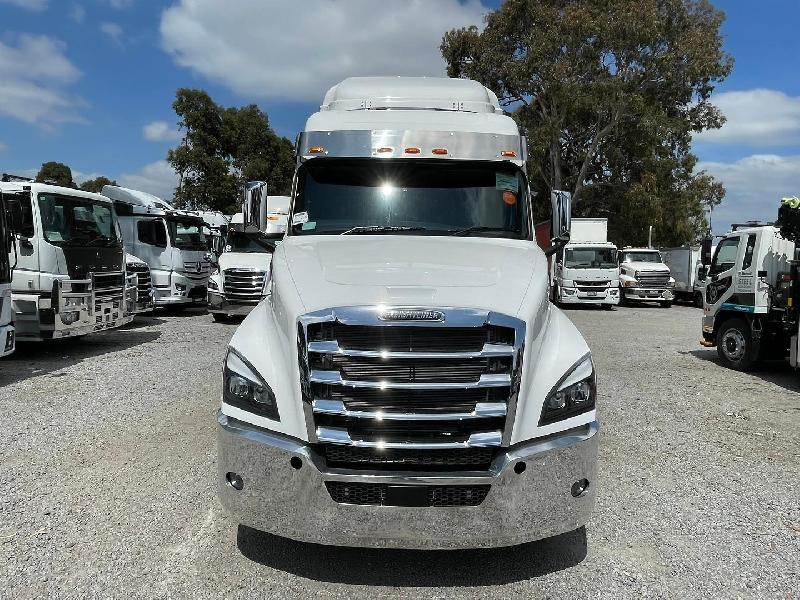 2024 Freightliner Cascadia 126 