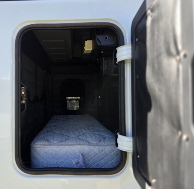 2021 Freightliner Cascadia AS HIGHROOF 6X4 PRIME MOVER 