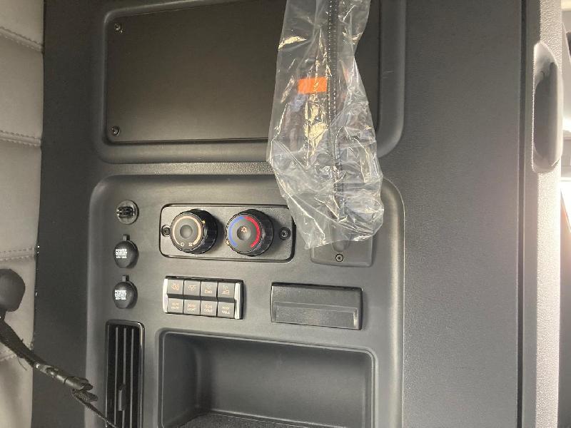 2023 Freightliner Cascadia 126 
